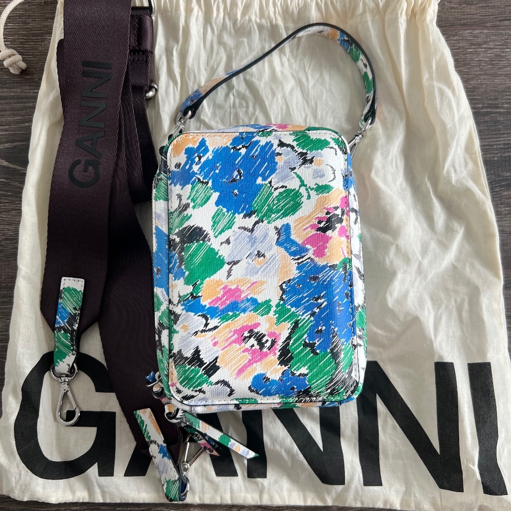 GANNI MULTICOLOUR CAMERA BAG | Chic & Compact